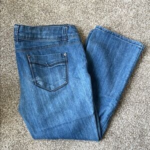 Candie’s Classic Blue Women's Crop Jeans